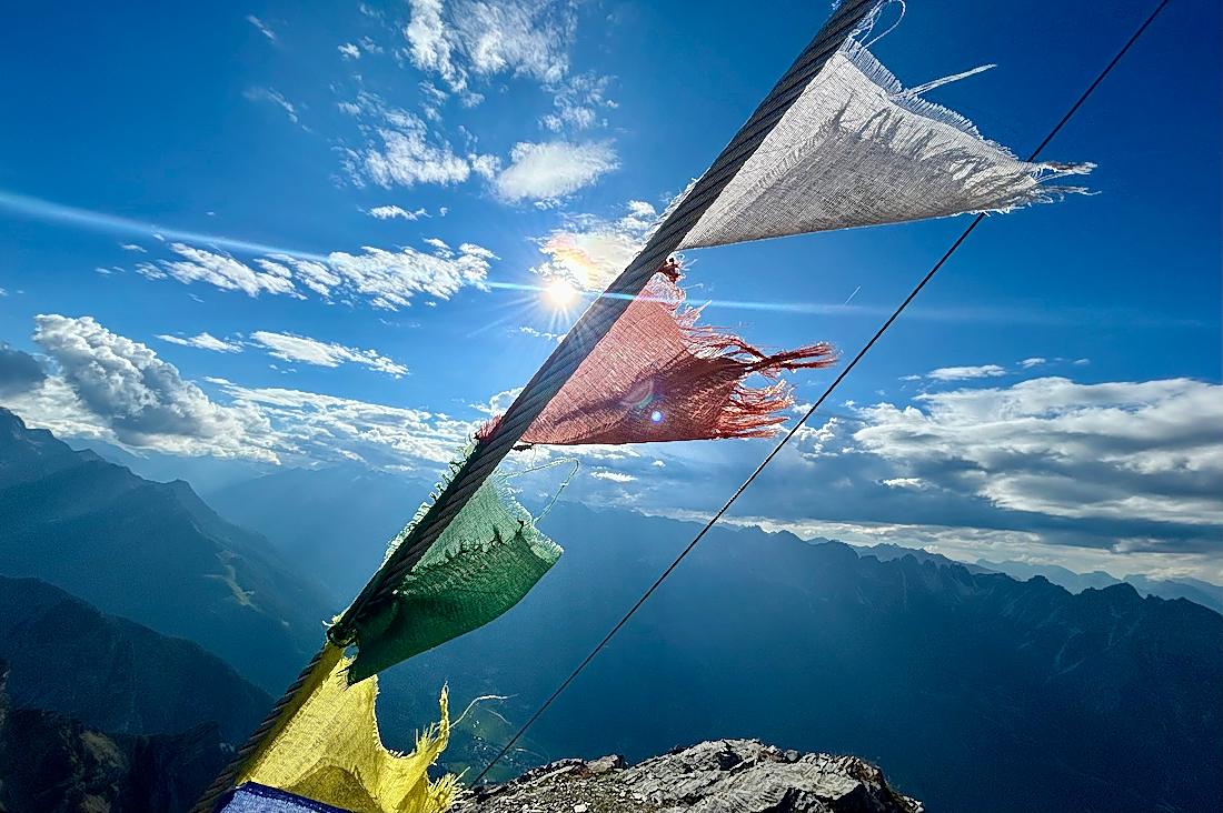 Delle definizioni e delle menzogne le quali la montagna non racconta · 1/7